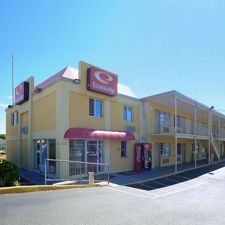 Econo Lodge At Military Circle Norfolk Exterior photo